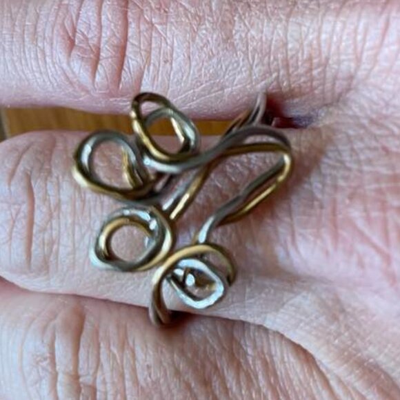 Paw Print Jewelry: 1 Ring, 3 Earrings - Picture 5 of 8